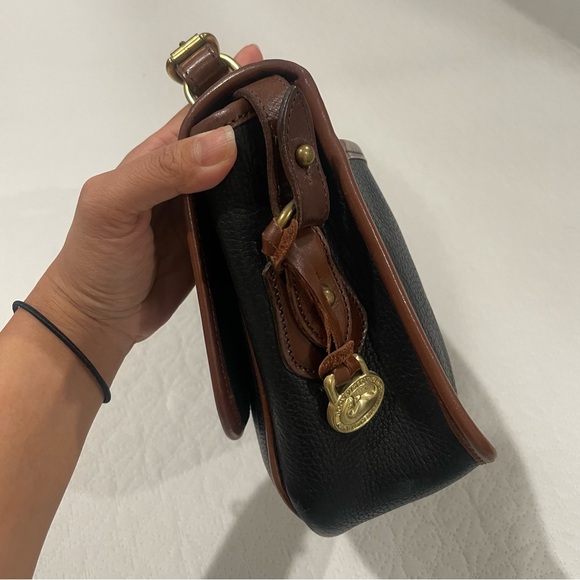 Vintage Dooney & Bourke AWL Carrier Shoulder Bag in Black with Burnt Cedar trim - Picture 8 of 14